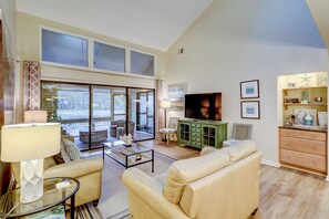 Villa, Multiple Beds, Kitchen, Golf View (552 Ocean Course) | Living area | 40-inch TV with cable channels