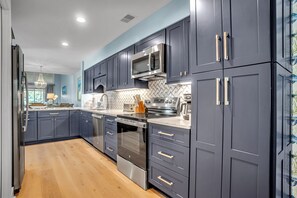 Villa, Multiple Beds, Kitchen, Golf View (559 Ocean Course) | Private kitchen | Fridge, microwave, oven, stovetop