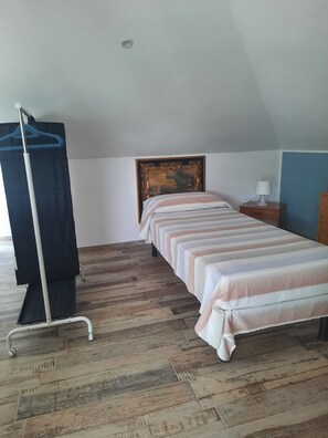 1 室のベッドルーム、デスク、WiFi、ベッドシーツ