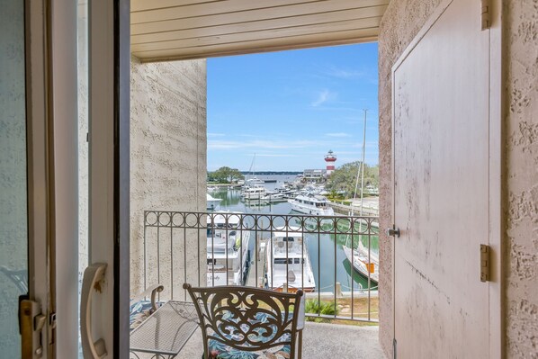 Huvila, 1 suuri parisänky, keittiö (858 Ketch Court) | Sisätilat