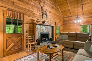 Televisio, takka, pöytätennispöytä