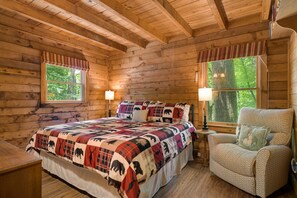 2 bedrooms, WiFi, bed sheets - Dog-Friendly Mountain Cabin with hot tub, pool, & ping-pong (Ellijay)