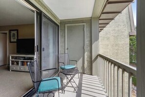 Villa, 1 King Bed with Sofa bed, Kitchen, Garden View (884 Ketch Court) | Property grounds