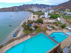 Outdoor pool - Best studio apartment - sea view (Santa Marta)