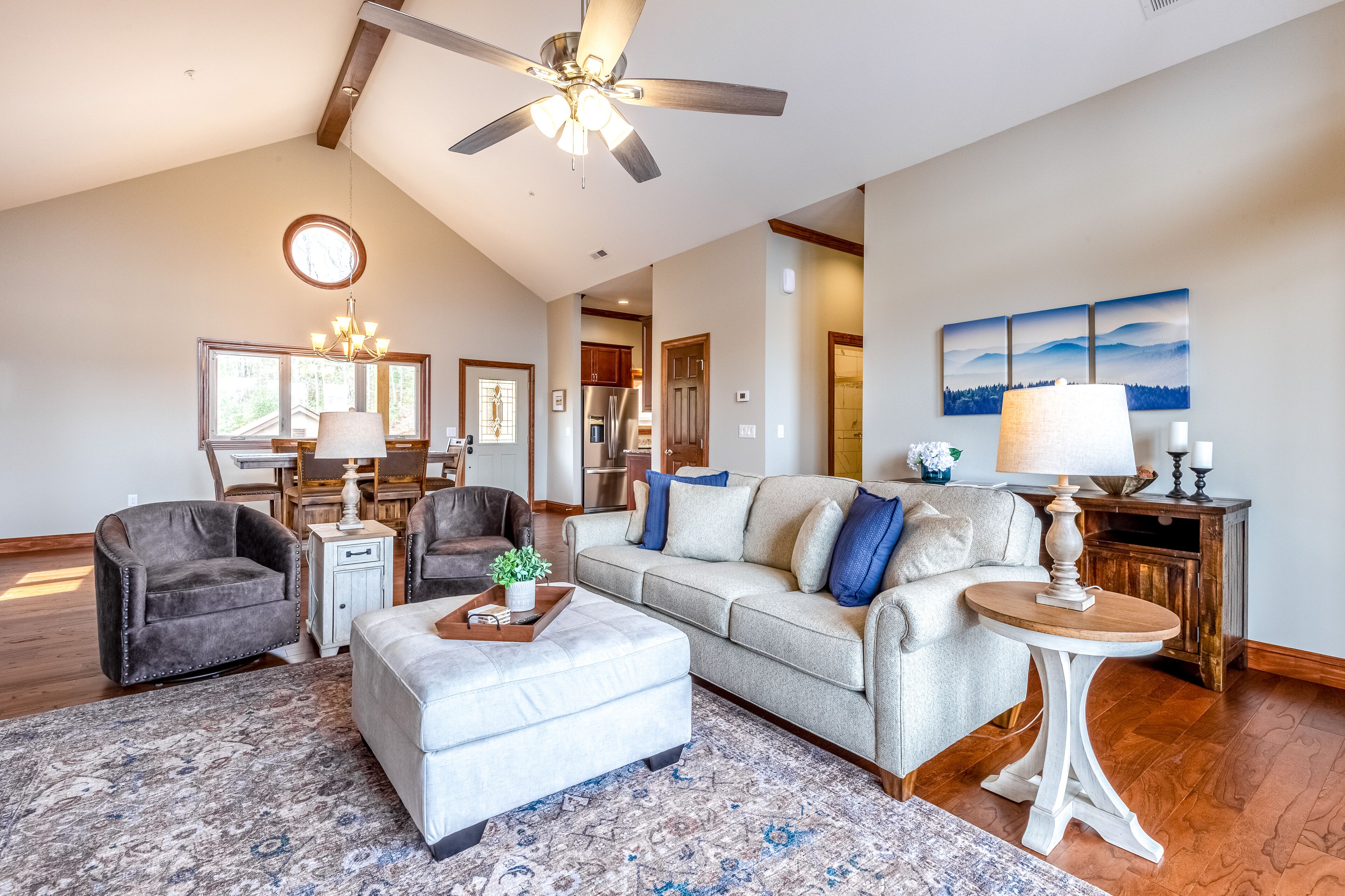 Télévision, cheminée