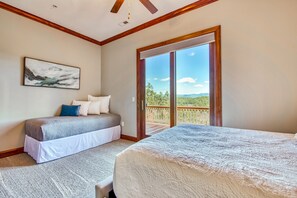 2 bedrooms, iron/ironing board, Internet, bed sheets