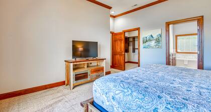 Mountain view condo in Country Club - fireplace & on-site hot tub, pool, tennis