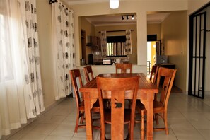Dining - Cozy house sleeps 8, minutes away from airport! (Entebbe)