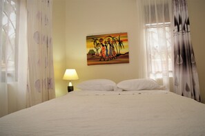 5 bedrooms, iron/ironing board, WiFi, bed sheets