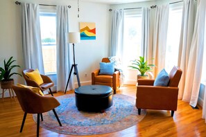 Interior - 🐶 Fenced Backyard Oasis🔥Hot Tub 🍕PizzaOven🃏Huge Game Room (Shenandoah)