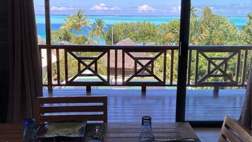 Basic-Haus | Eigene Küche | Kühlschrank, Mikrowelle, Ofen, Herdplatte