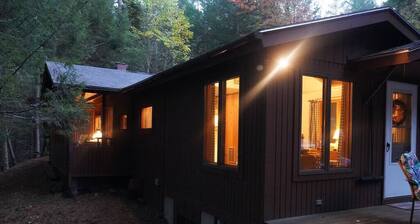 Deer Brook Cabin w/ Hot Tub, Fireplace & Brook
