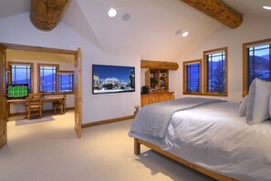 5 bedrooms, iron/ironing board, Internet, bed sheets