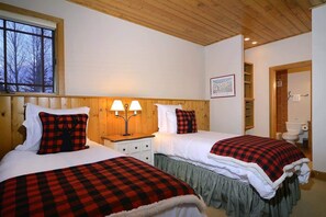 4 bedrooms, iron/ironing board, WiFi, bed sheets - Goldlink Lodge (Crested Butte)