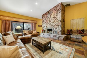 TV, fireplace, DVD player, books