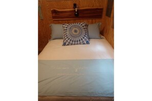 4 bedrooms, WiFi, bed sheets