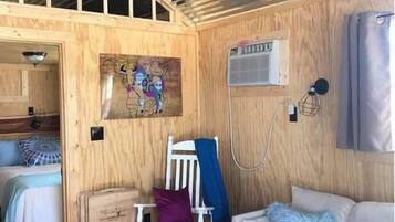 4 bedrooms, WiFi, bed sheets