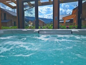 Bain à remous extérieur