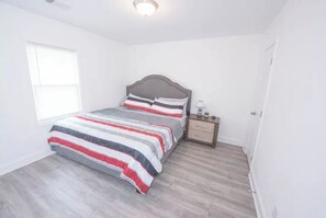 3 dormitorios, tabla de planchar con plancha, wifi gratis y ropa de cama
