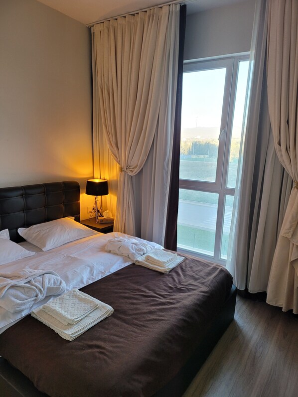 1 Schlafzimmer, Schreibtisch, Reisekinderbett, kostenloses WLAN