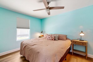 2 bedrooms, iron/ironing board, Internet, bed sheets