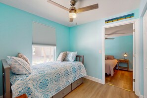2 bedrooms, iron/ironing board, Internet, bed sheets