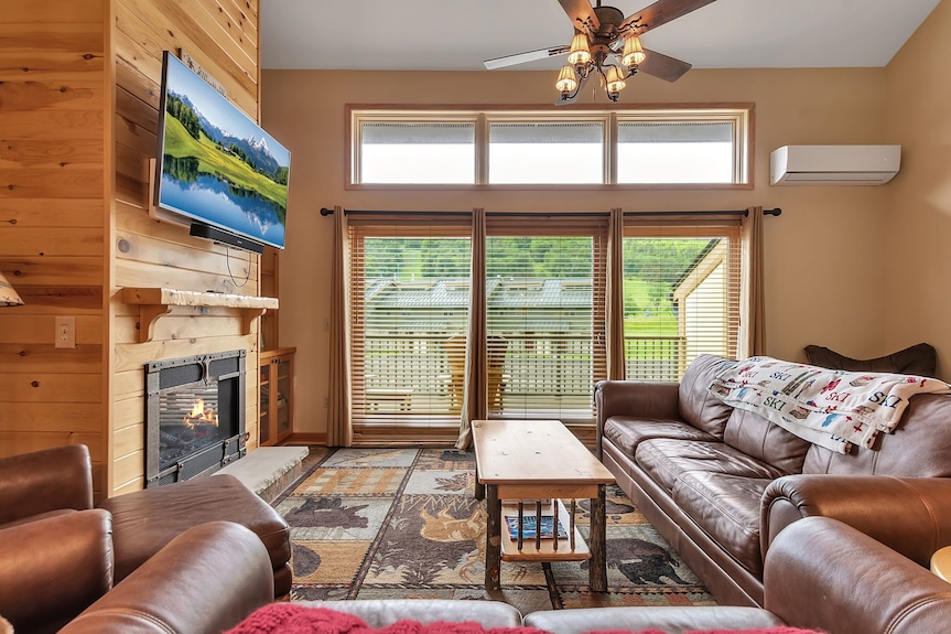 Updated Townouse Across From Holiday Valley - Walk To Ski Lifts, Pool And Golf . - Salamanca