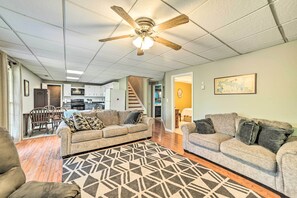 TV, DVD player, books - Cadiz Abode w/ Decks, Fire Pit, & Lake Access (Cadiz)