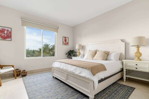 4 Schlafzimmer, Schreibtisch, Bügeleisen/Bügelbrett, Reisekinderbett