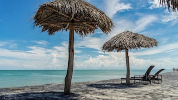 Una playa cerca