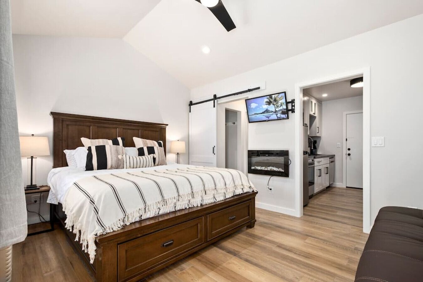 5 Schlafzimmer, Schreibtisch, Reisekinderbett, kostenloses WLAN