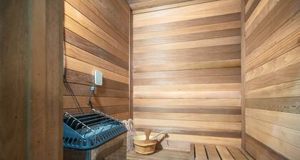 Historic Front St Loft w/Sauna! Best location in Heart of Downtown Wilmington