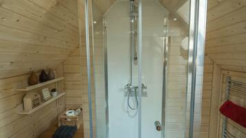 Kabin | Kamar mandi | Bathtub dan shower terpisah, bathtub besar, dan handuk