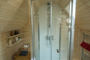Cabin | Bilik Mandi | Tab mandi dan pancuran berasingan, tab mandi rendaman dalam 