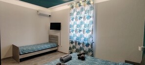 1 bedroom, free WiFi, bed sheets - Suite Guest House a few steps from the sea (Ottava)
