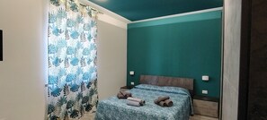 1 bedroom, free WiFi, bed sheets - Suite Guest House a few steps from the sea (Ottava)