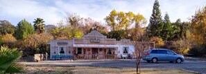 Exterior - Captivating Barn-Blacksmith Shop nearby GIANT SEQUOIAS  (Springville)