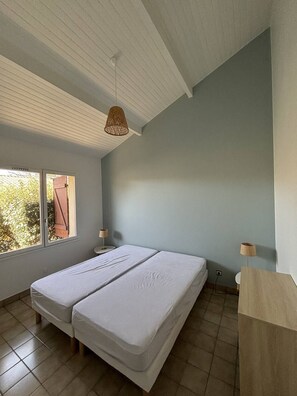 1 chambre, lit parapluie