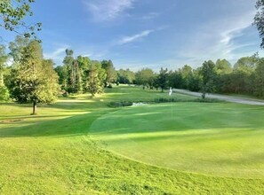 Golf - Sleeps 8. 3 Bedroom 2 Bath Better than any motel.  (Hill City)