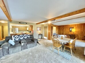 3 chambres, bureau, Wi-Fi gratuit, draps fournis