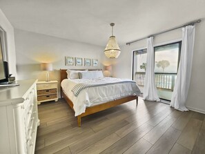 2 bedrooms, iron/ironing board, travel crib, free WiFi