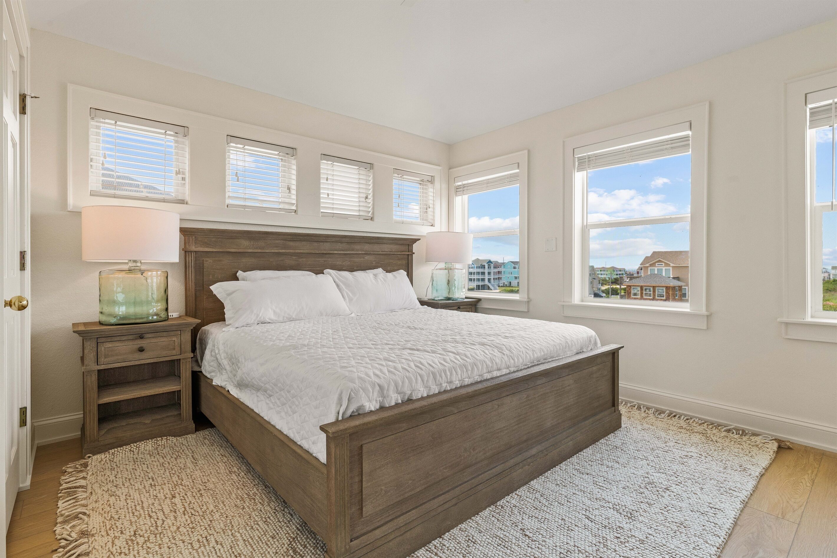 5 slaapkamers, een strijkplank/strijkijzer, reisbedje, gratis wifi