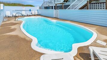 Een verwarmd zwembad