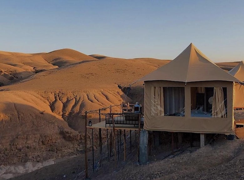 Agafay desert camp luxury - Unwinding in Premium Amenities