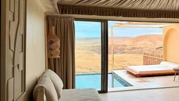 Egyptian cotton sheets, premium bedding, pillow-top beds, minibar