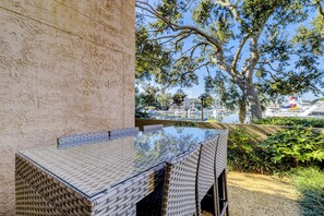 Outdoor dining - 938 Cutter Court at Sea Pines Resort (Hilton Head Island)