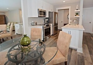 Villa, 1 King Bed, Kitchen | Private kitchen | Fridge, microwave, oven, stovetop