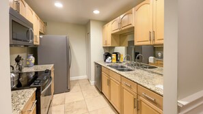 Villa, Multiple Beds, Kitchen, Garden View (1038 Caravel Court) | Private kitchen | Fridge, microwave, oven, stovetop