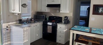 Waterfront 2 bedroom 1 bath with boat slip