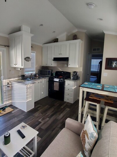 Waterfront 2 bedroom 1 bath with boat slip